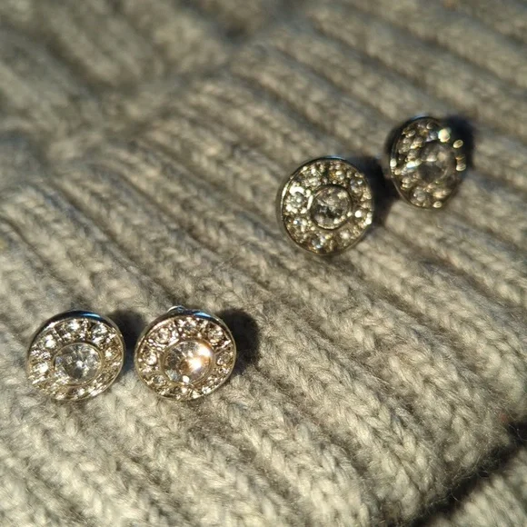 2 Pairs New Elegant Round Diamante CZ Silver Stud Earrings Stud Pierced - Picture 3 of 9